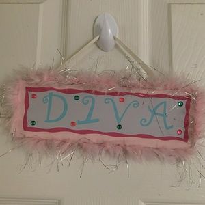Diva Wall Hanger